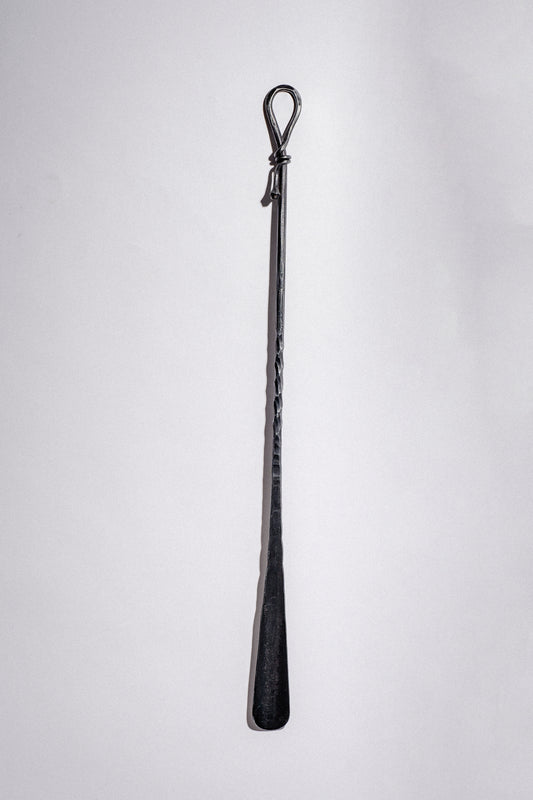 Forged long shoehorn with wall screw