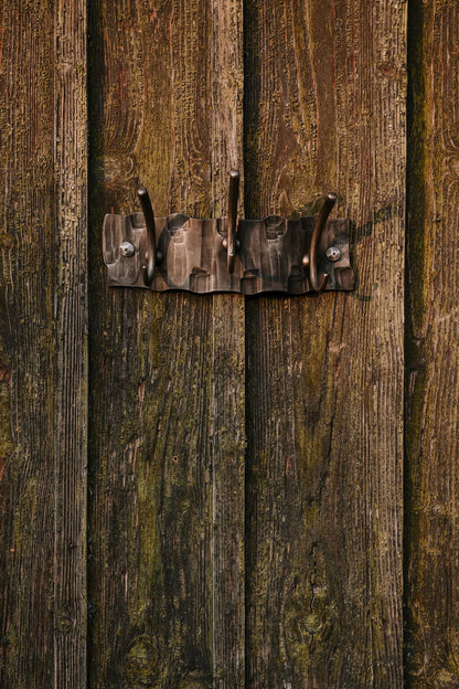 Geschmiedete Wandgarderobe III.